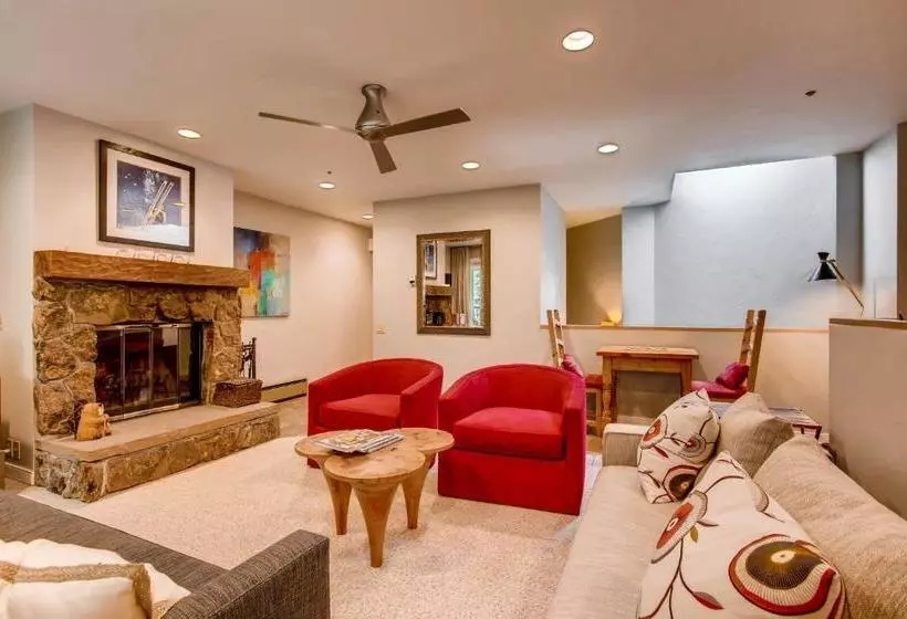 Hotel Centennial Lodge