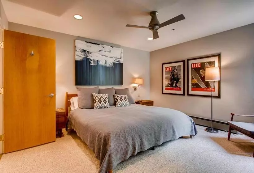 Hotel Centennial Lodge