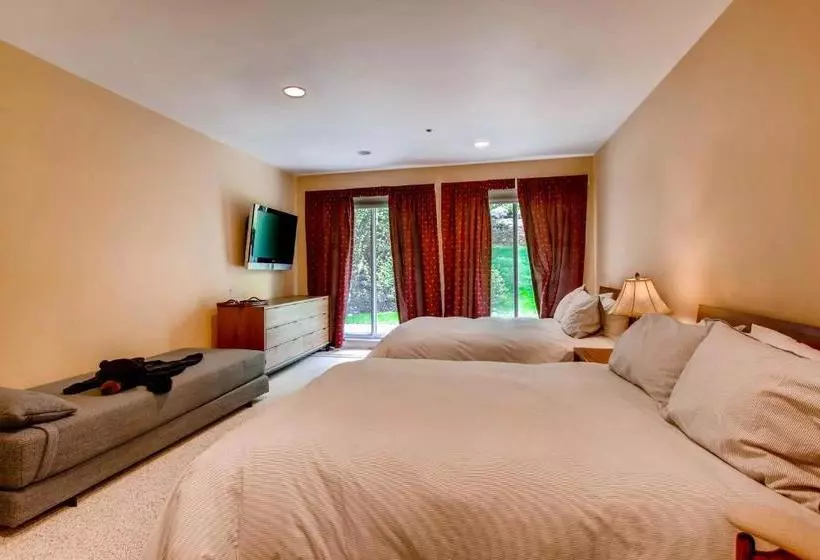 Hotel Centennial Lodge