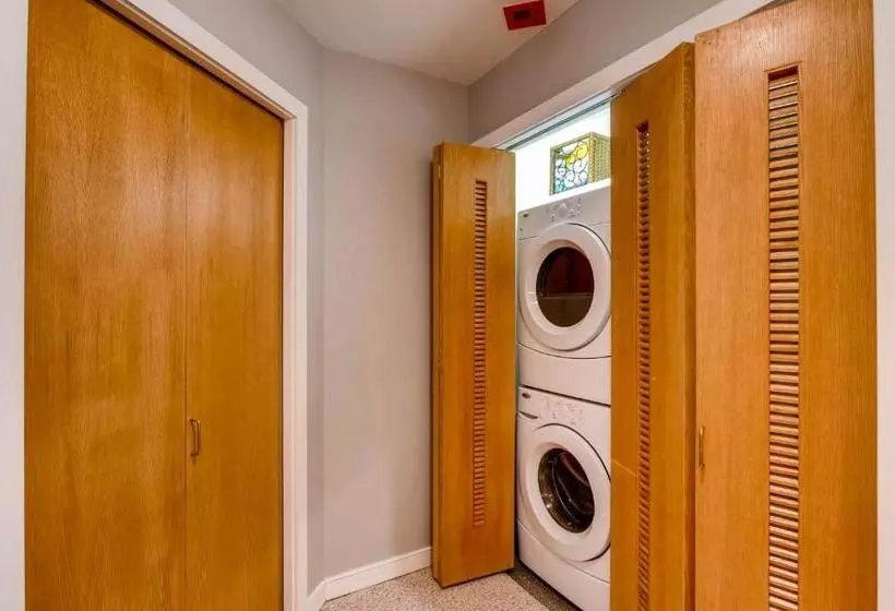 Hotel Centennial Lodge