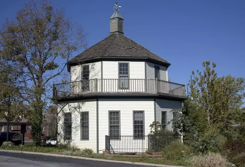 فندق Century Suites