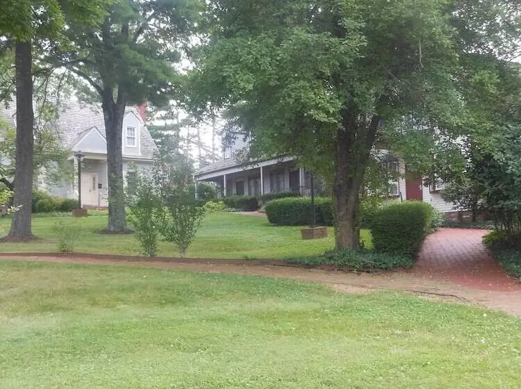 فندق Century Suites