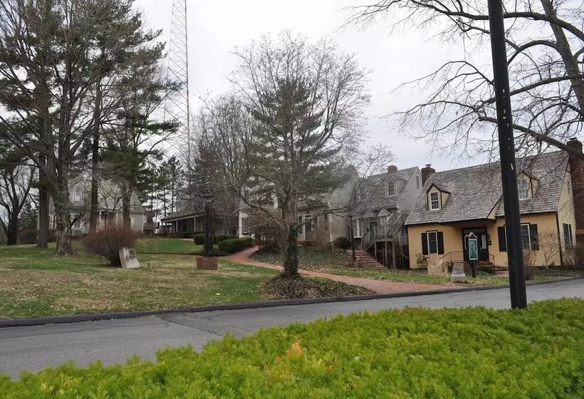 فندق Century Suites