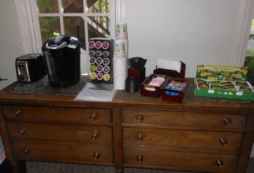 فندق Century Suites