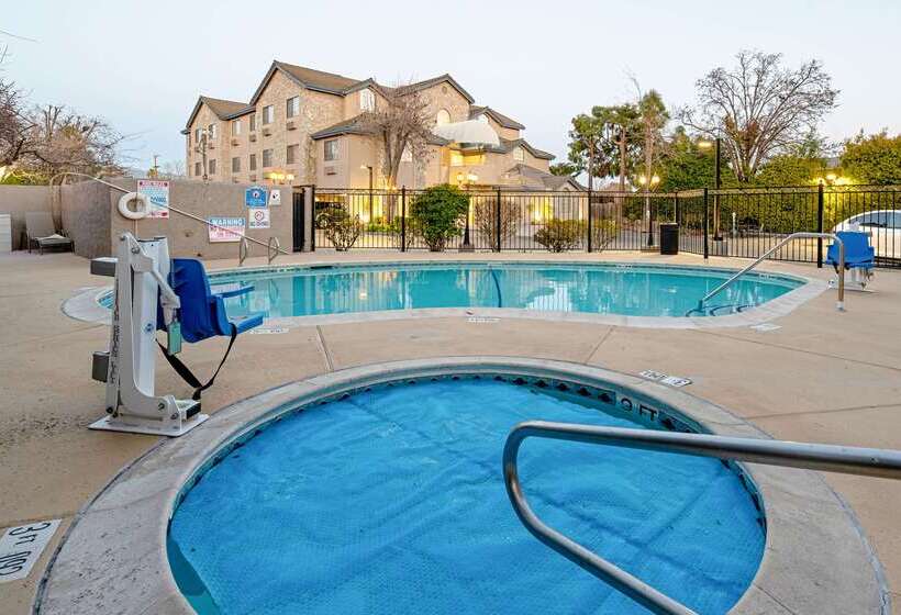 בית מלון כפרי Clarion Inn Silicon Valley