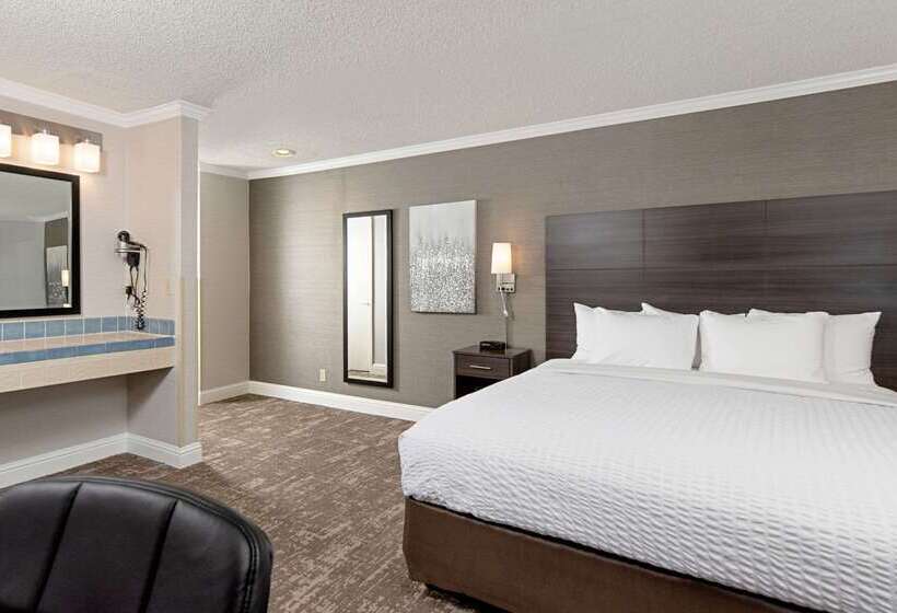 בית מלון כפרי Clarion Inn Silicon Valley