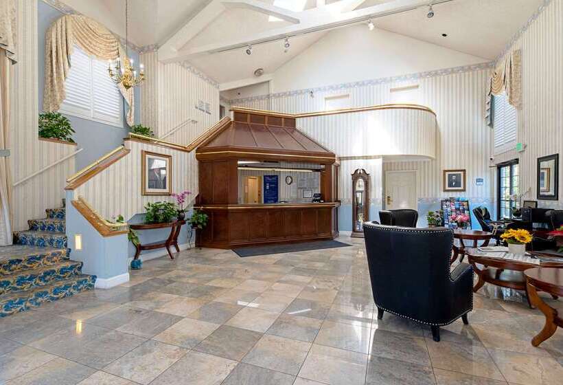 בית מלון כפרי Clarion Inn Silicon Valley