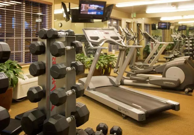 Отель Larkspur Landing Extended Stay Suites Sacramento