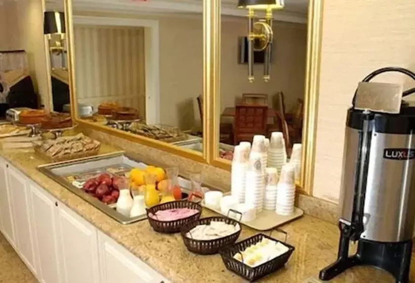 ホテル Rockville Centre Inn