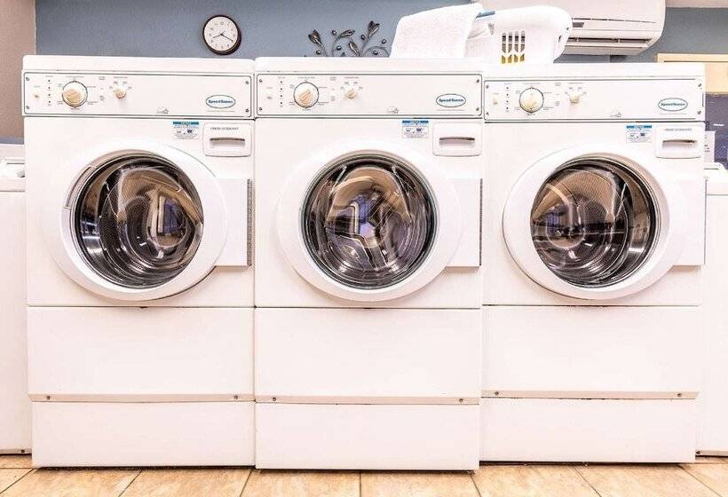 فندق Sonesta Simply Suites Cleveland North Olmsted Airport