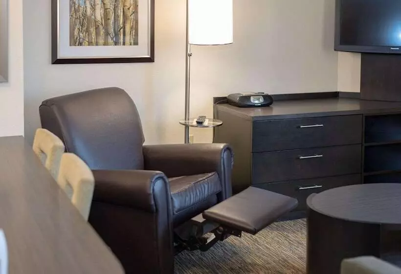 호텔 Sonesta Simply Suites Cleveland North Olmsted Airport