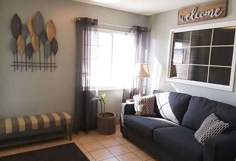 ホテル Sonesta Simply Suites Des Moines