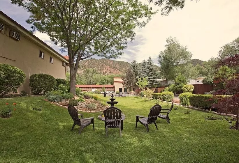 Мотель Glenwood Springs Cedar Lodge