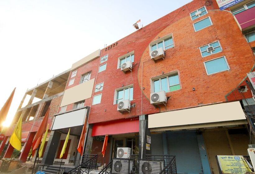 בית מלון כפרי Oyo 41618 Regency