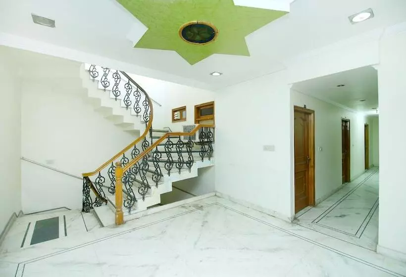 هتل Oyo 41618  Regency