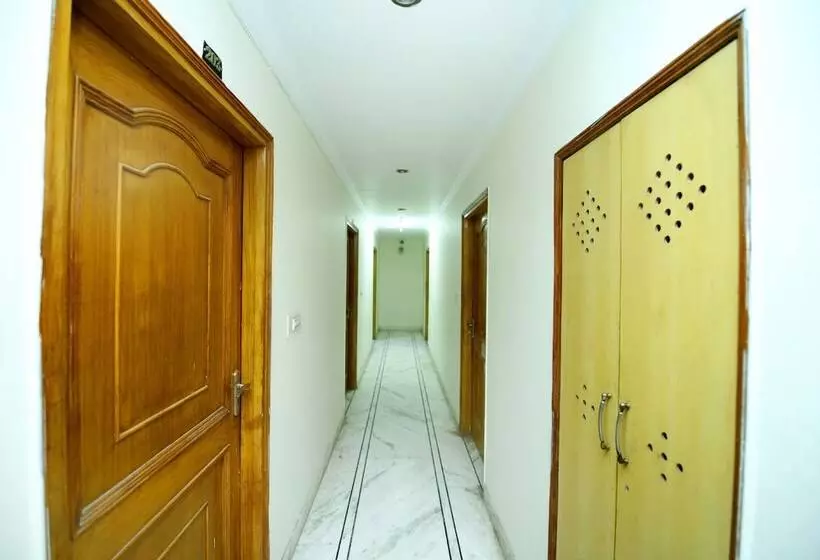 هتل Oyo 41618  Regency
