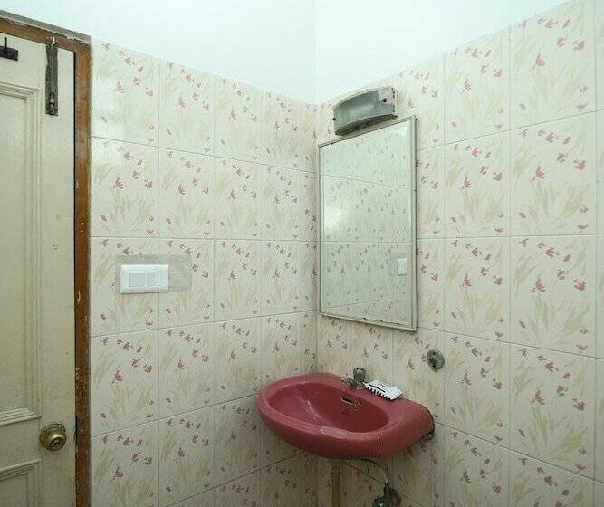 בית מלון כפרי Oyo 41618 Regency