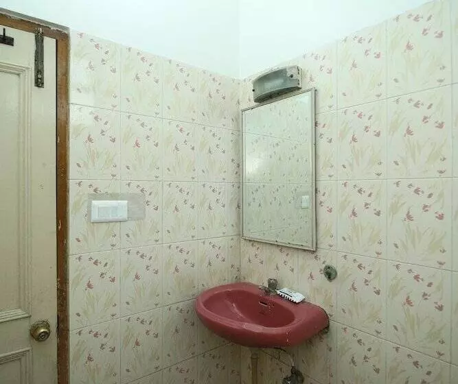 هتل Oyo 41618  Regency