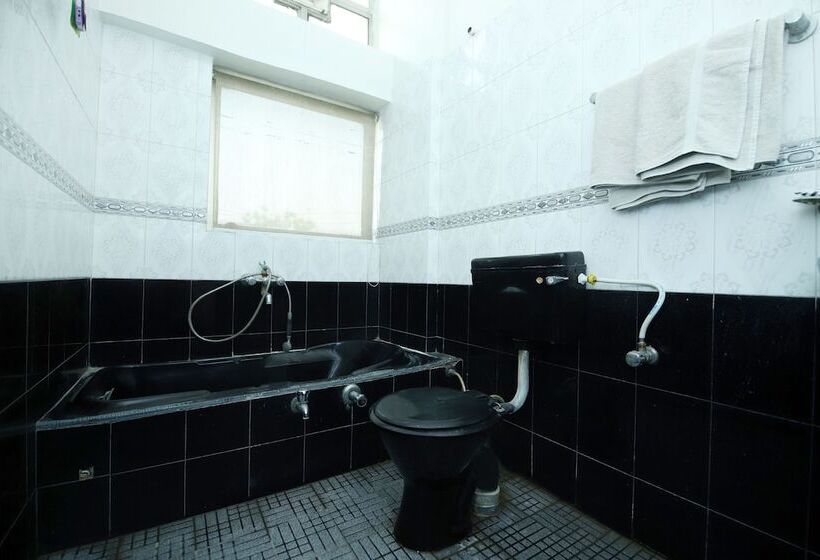 בית מלון כפרי Oyo 41618 Regency