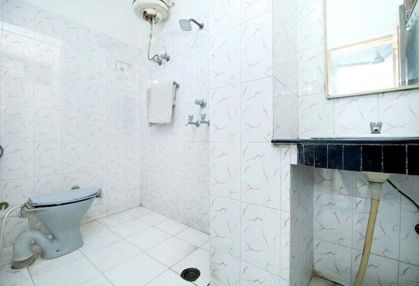 בית מלון כפרי Oyo 41618 Regency