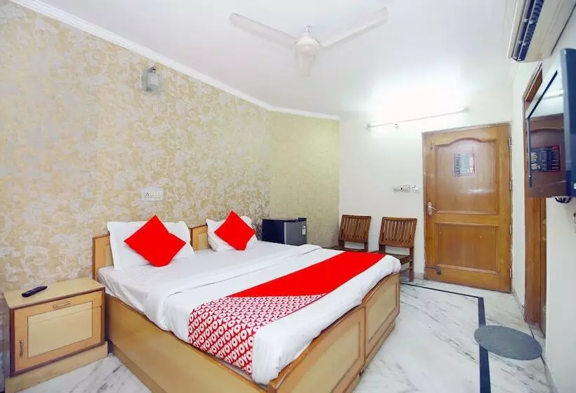 هتل Oyo 41618  Regency