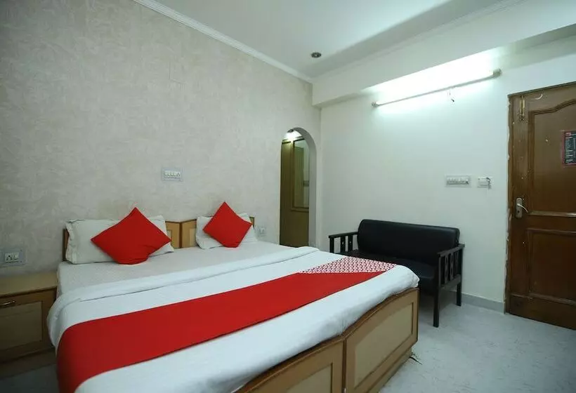 هتل Oyo 41618  Regency