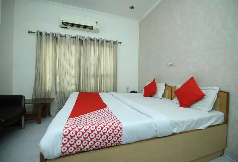 هتل Oyo 41618  Regency