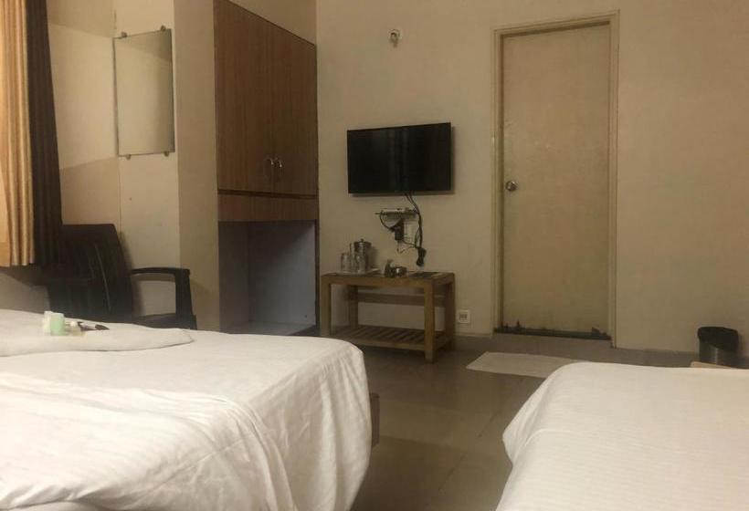 هتل Western Tower