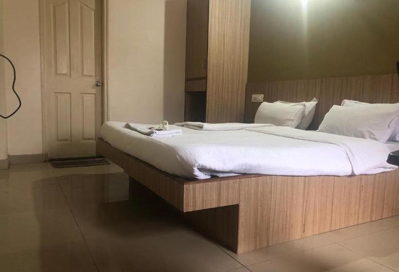 هتل Western Tower