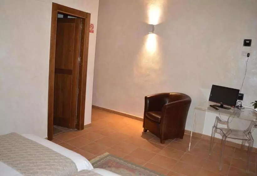 ユースホステル Santa Brigida   Real 1