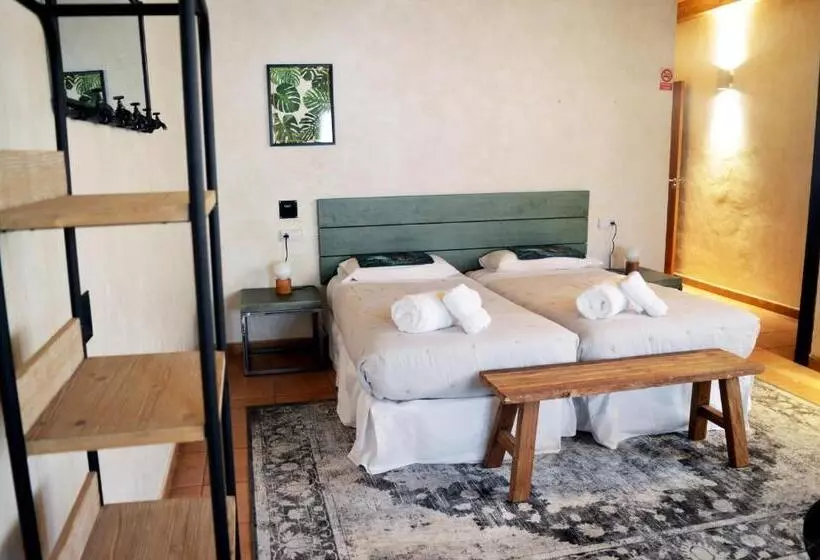 ユースホステル Santa Brigida   Real 1