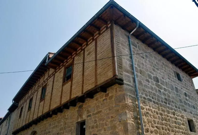 ユースホステル Santa Brigida   Real 1