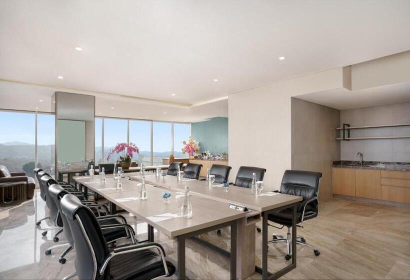 בית מלון כפרי Golden Tulip Springhill Lampung