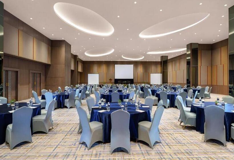 בית מלון כפרי Golden Tulip Springhill Lampung