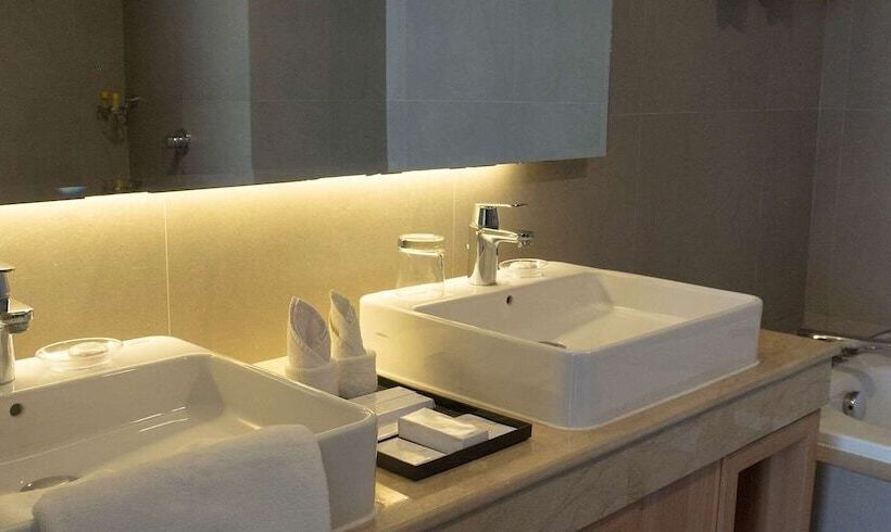 בית מלון כפרי Golden Tulip Springhill Lampung