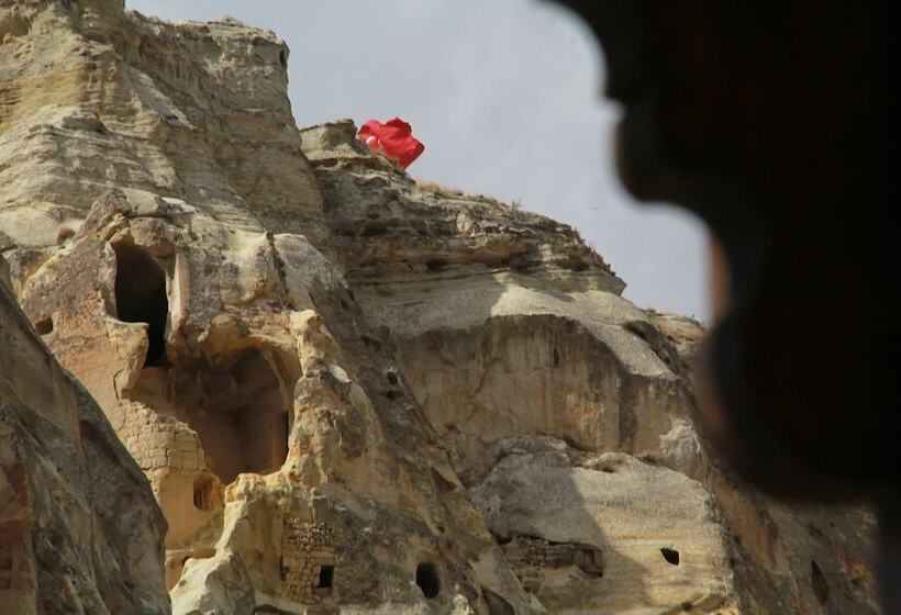 هتل Tafana Cave & Stone Lodge