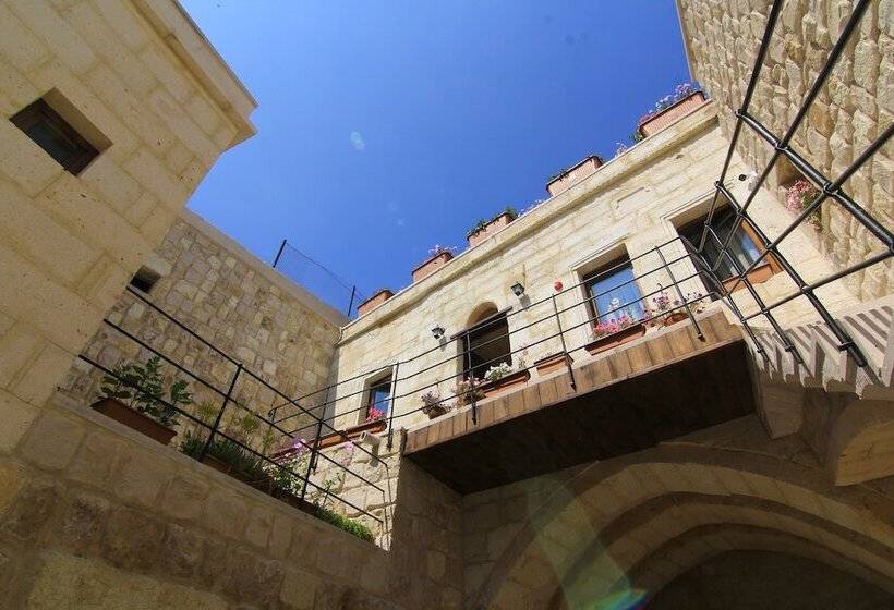 هتل Tafana Cave & Stone Lodge