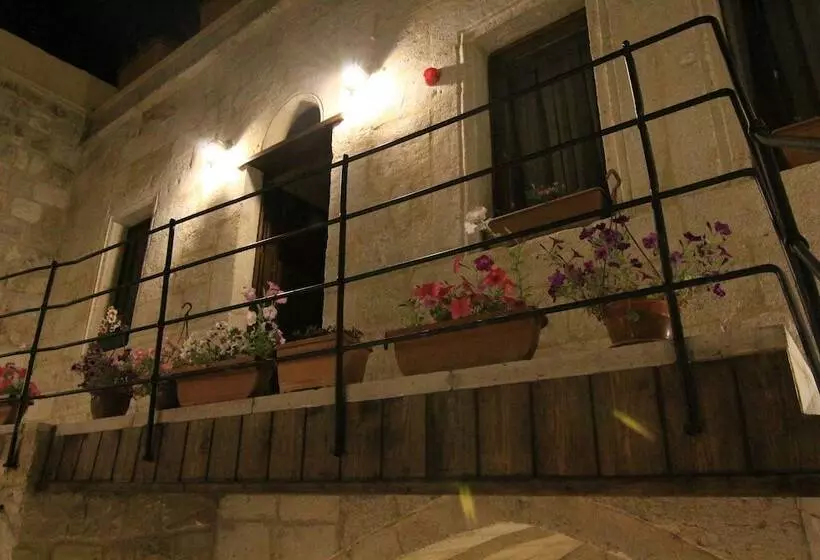 ホテル Tafana Cave & Stone Lodge