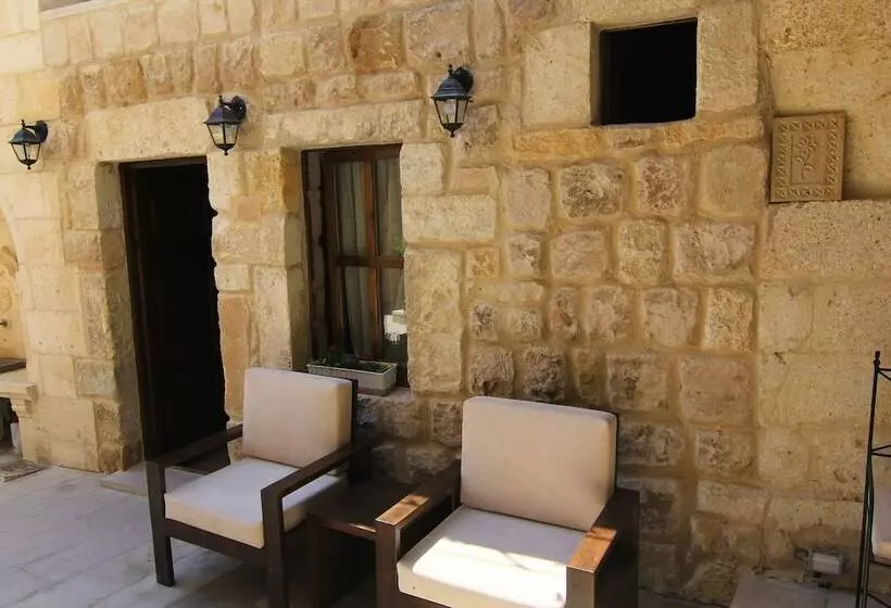 ホテル Tafana Cave & Stone Lodge