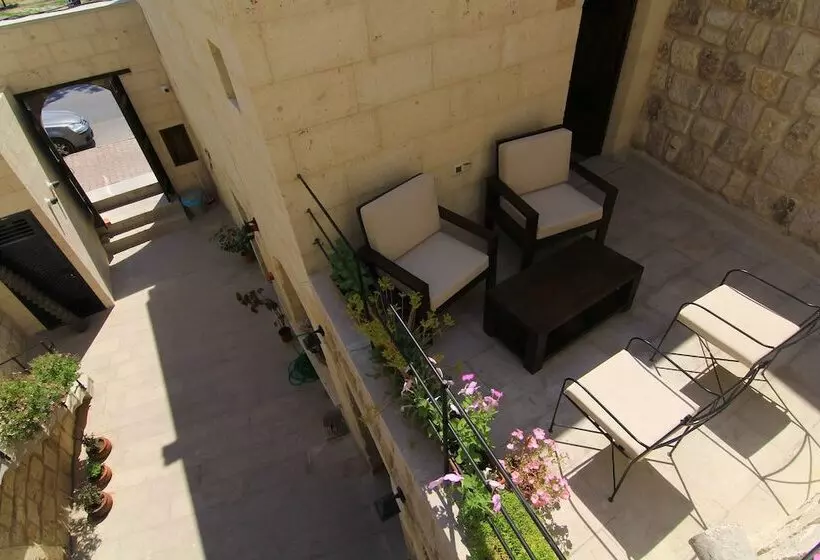 ホテル Tafana Cave & Stone Lodge