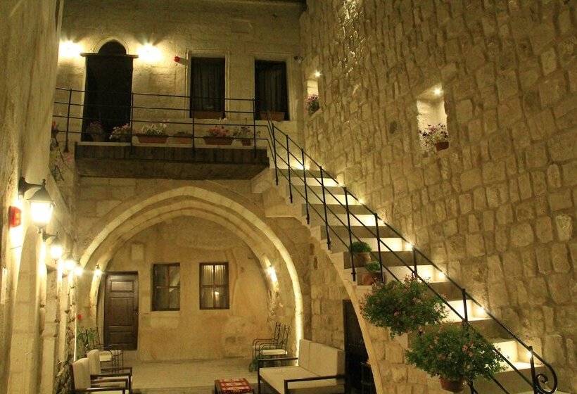 هتل Tafana Cave & Stone Lodge