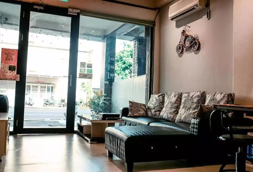 Takaobay Hostel
