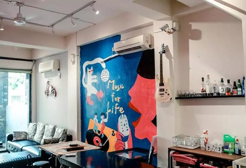 Takaobay Hostel