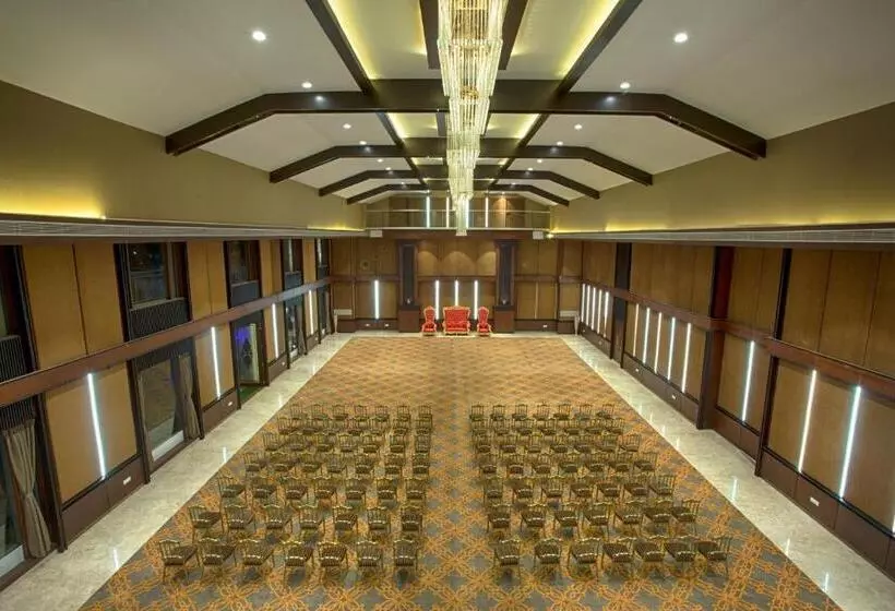 Four Vedas Hotel & Resort