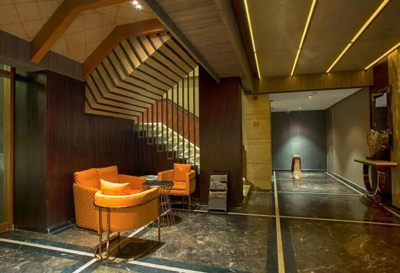 Four Vedas Hotel & Resort