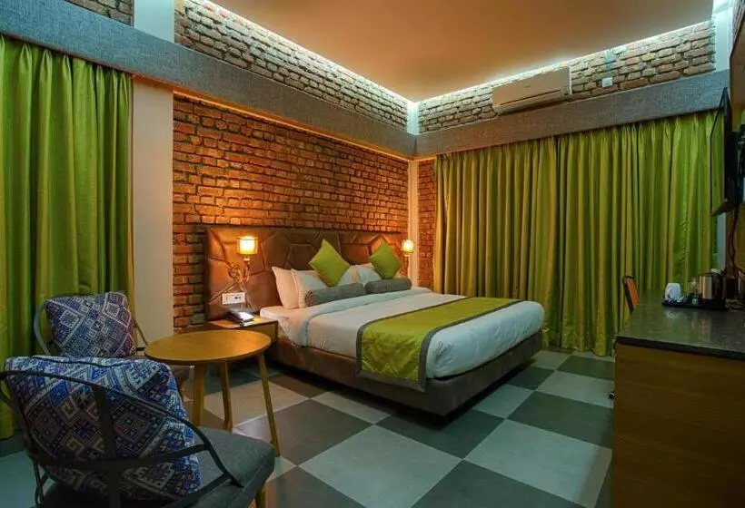 Four Vedas Hotel & Resort