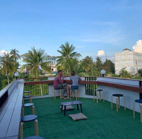 Капсульный Oтель Sleepbox Hostel Suratthani