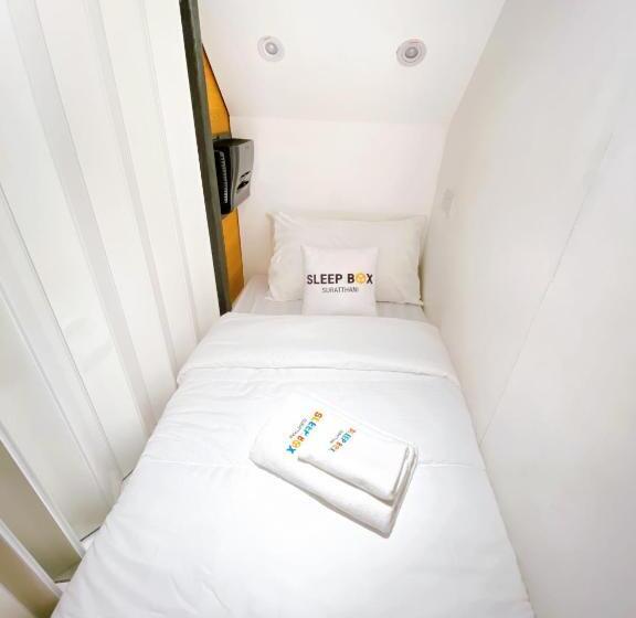 Капсульный Oтель Sleepbox Hostel Suratthani