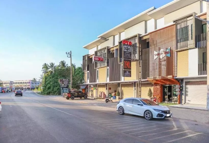 هتل کپسول Sleepbox Hostel Suratthani