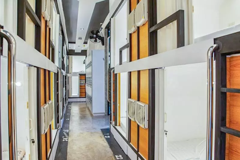 هتل کپسول Sleepbox Hostel Suratthani